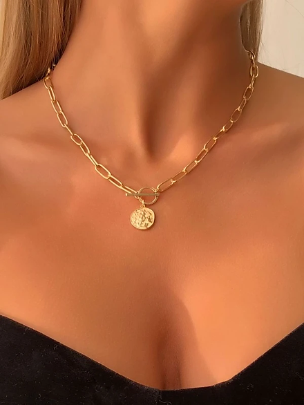 Textured Round Charm Necklace